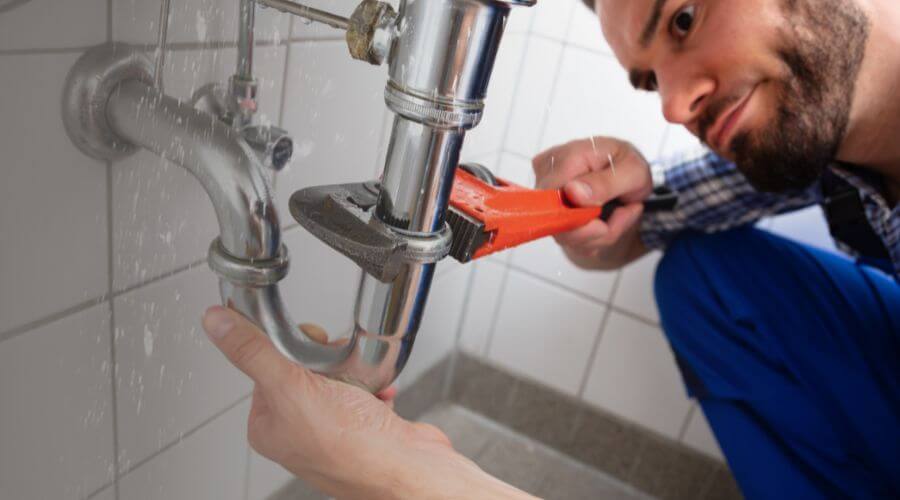Expert burst pipe repair services in Kabetogama, MN